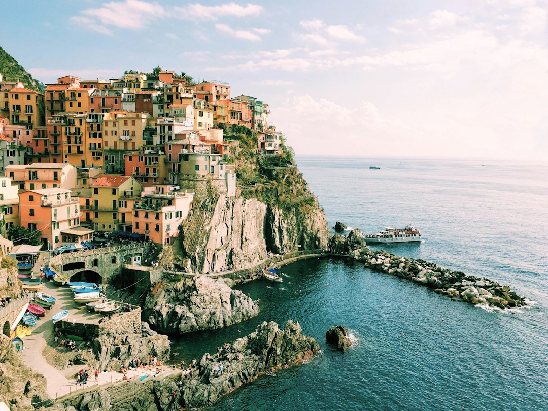 Top 5 Romantic Honeymoon Getaways: From Wildlife Safaris to Secluded Island Retreats